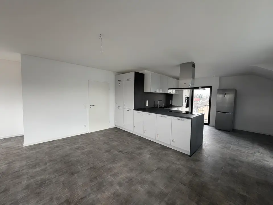 2 Zimmer Wohnung mit 102 m² in Siegburg – Bild 2