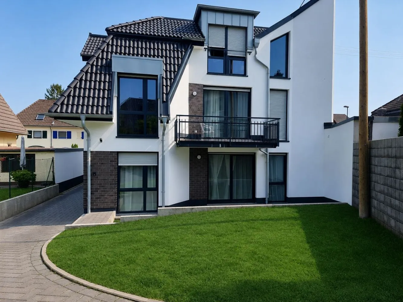 4 Zimmer Wohnung mit 112 m² in Hürth – Bild 1