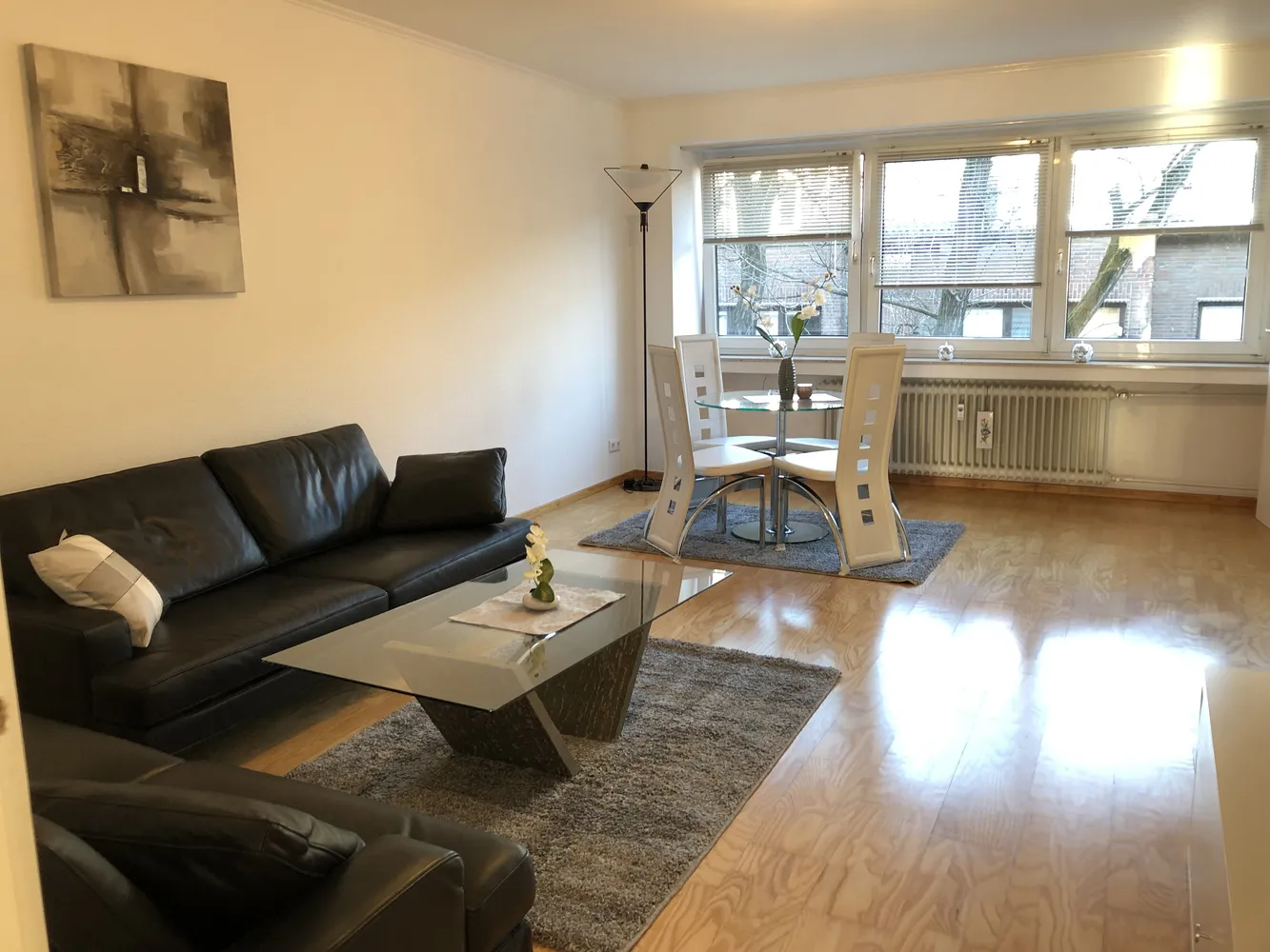 2 room apartment with 60 m² in Düsseldorf – Photo 1