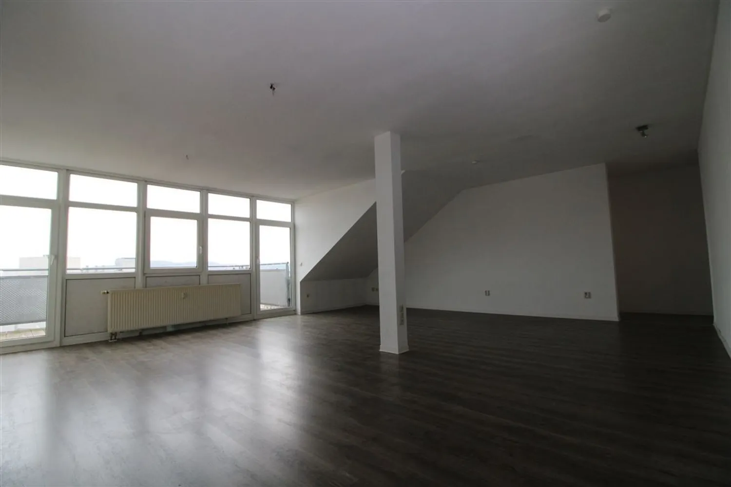 3 Zimmer Wohnung mit 98 m² in Plauen – Bild 2