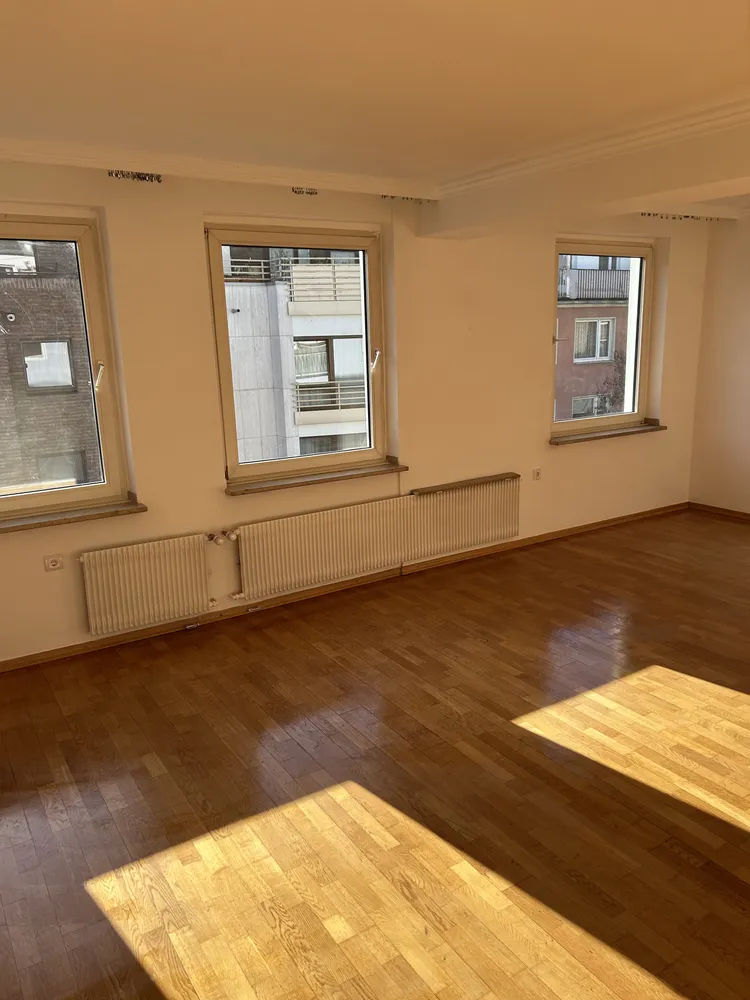 3 Zimmer Wohnung mit 94 m² in Düsseldorf – Bild 6