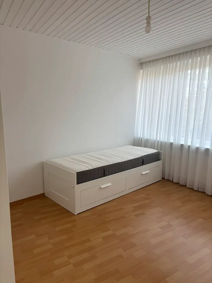 18 Zimmer Wohnung mit 74 m² in Hamburg – Bild 2