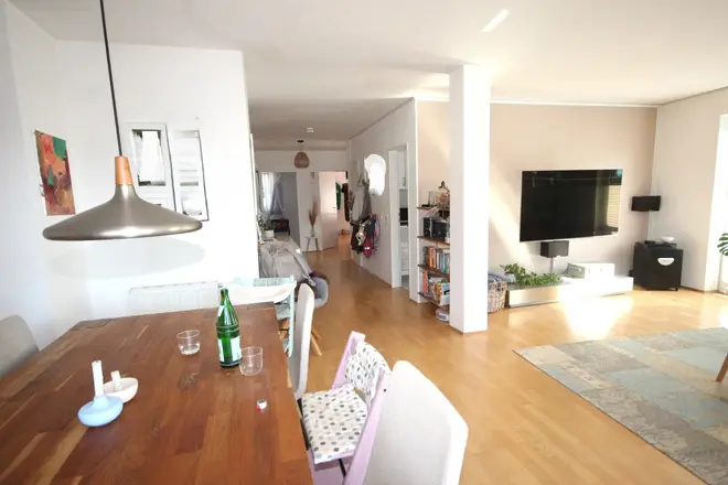3 Zimmer Wohnung mit 103 m² in Düsseldorf – Bild 4