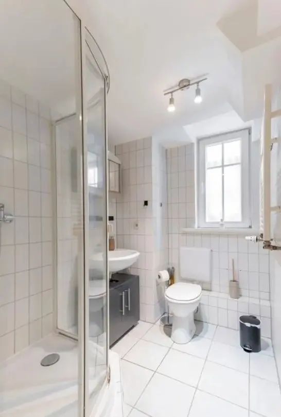 2 Zimmer Wohnung mit 62 m² in Köln – Bild 6