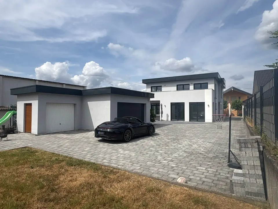 6 Zimmer Haus mit 261 m² in Saarbrücken – Bild 3