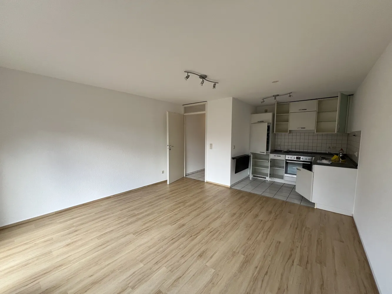 1 Zimmer Wohnung mit 30 m² in Bergisch Gladbach – Bild 2