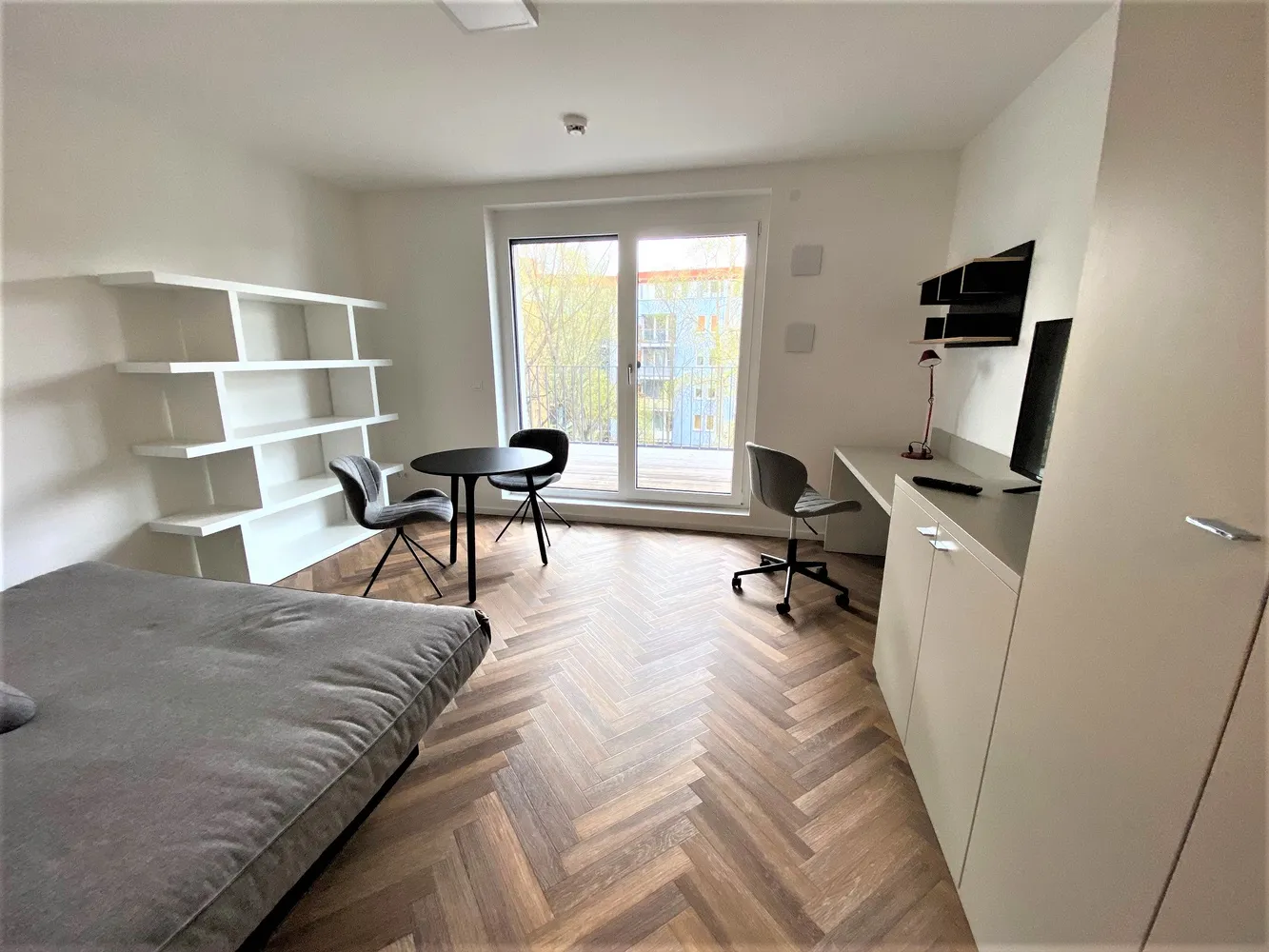 1 room apartment with 30 m² in Berlin – Photo 2