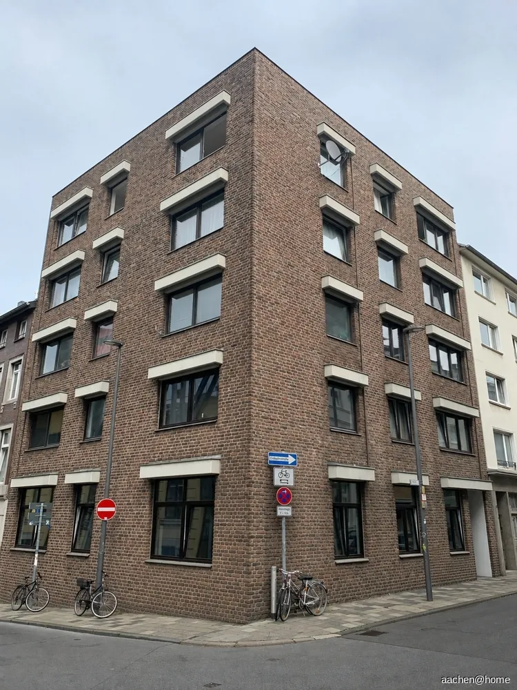 9 Zimmer Wohnung mit 200 m² in Aachen – Bild 2