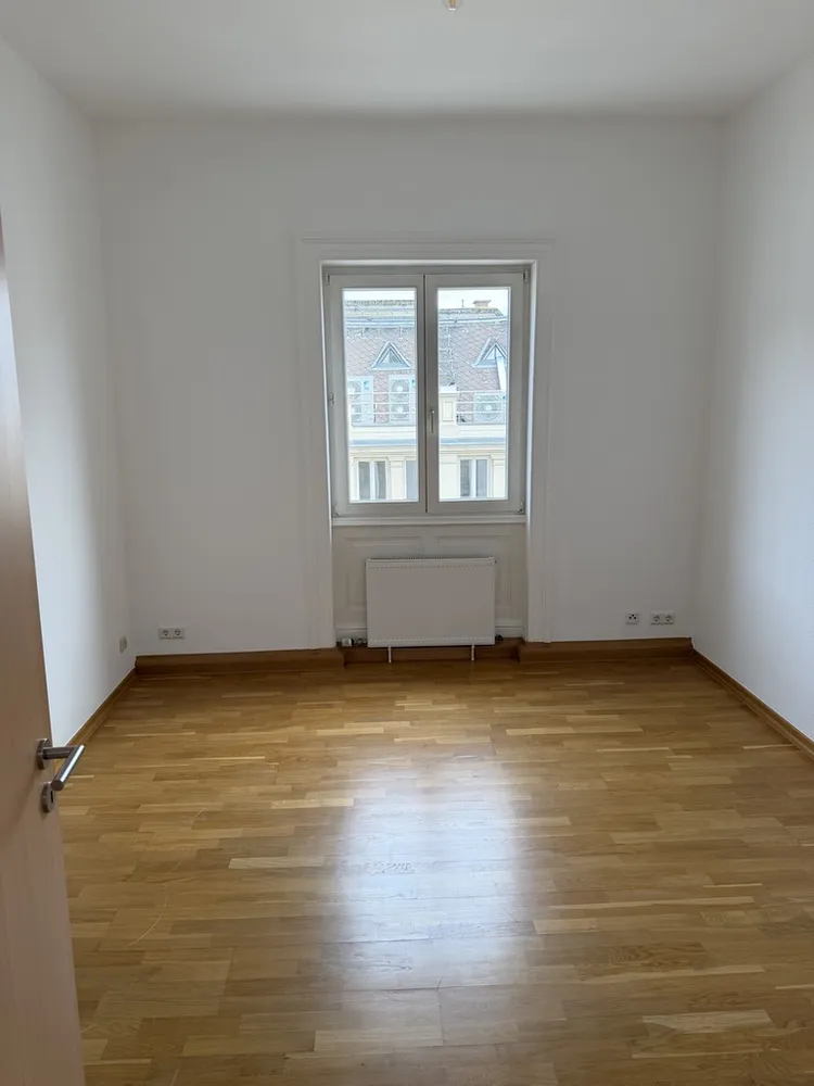 6 Zimmer Wohnung mit 141 m² in Wiesbaden – Bild 6