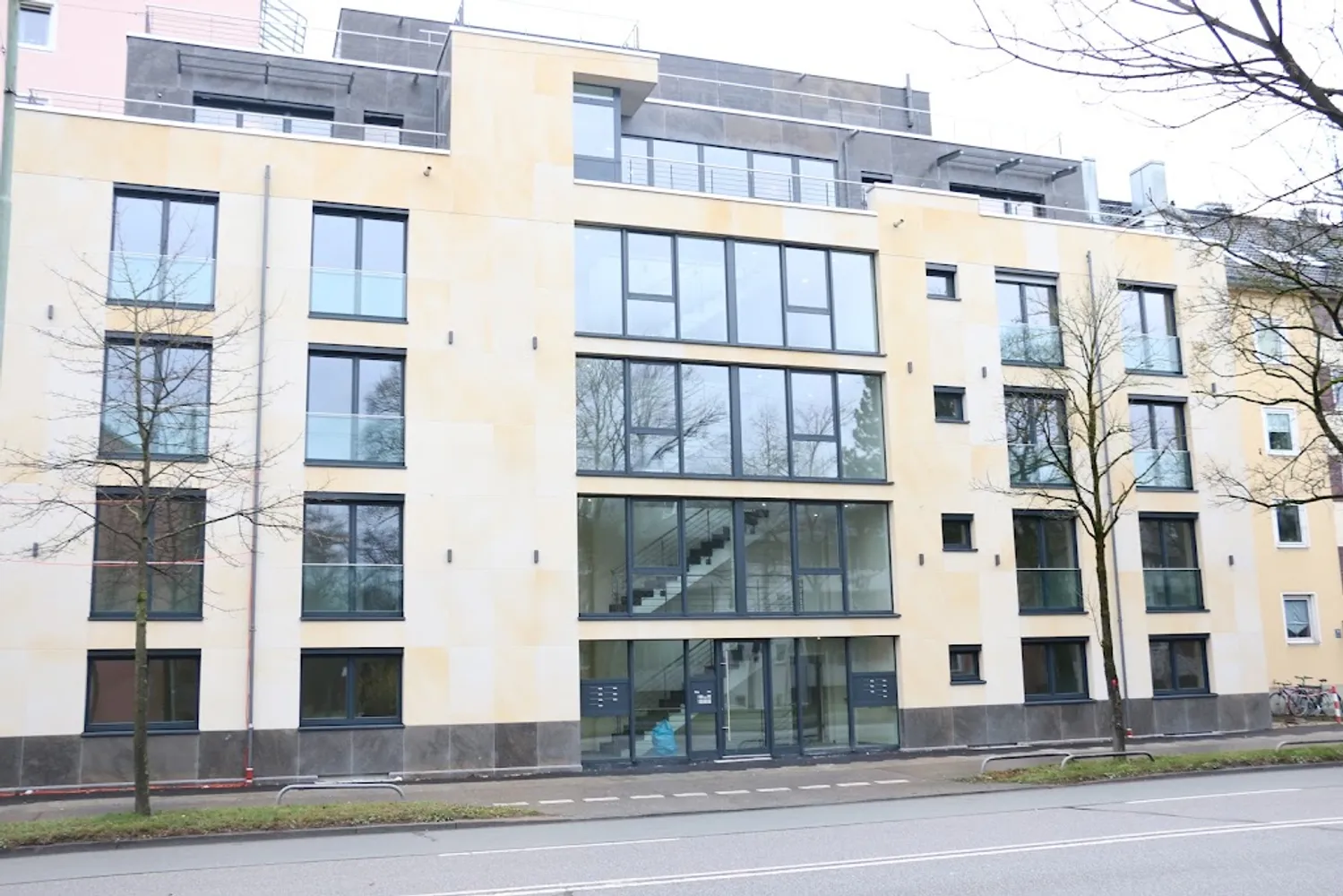 4 Zimmer Wohnung mit 122 m² in München – Bild 1