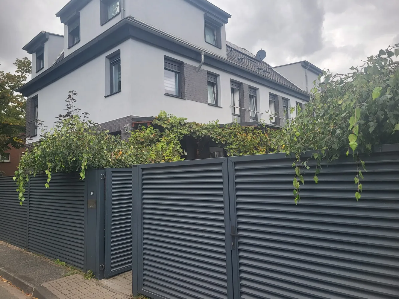 9 room house with 190 m² in Duisburg – Photo 2