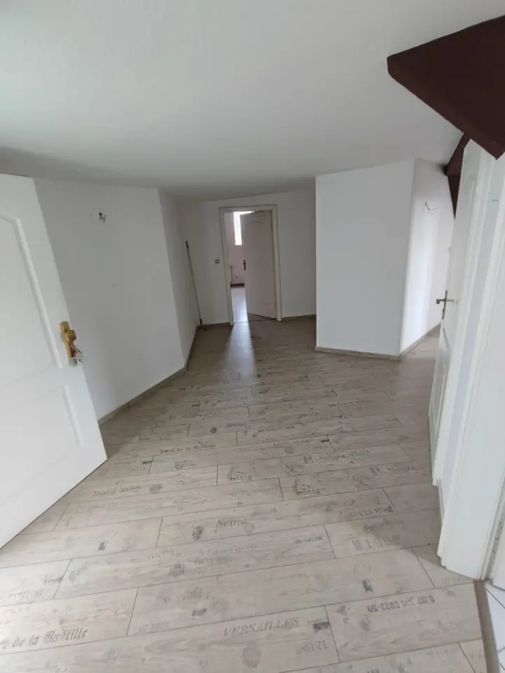 2 Zimmer Wohnung mit 100 m² in Zeitz – Bild 3