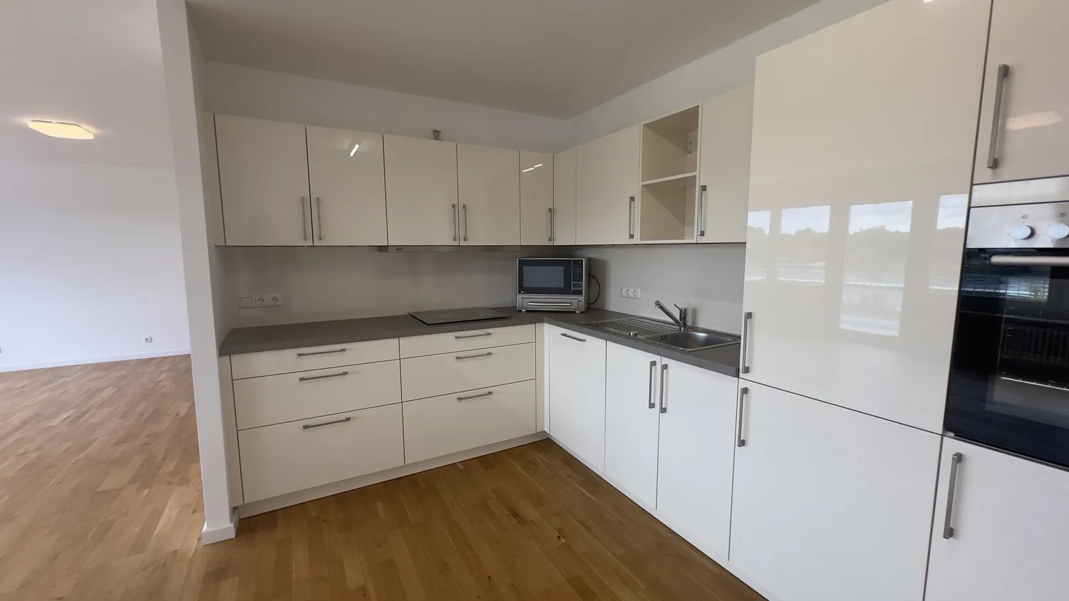 3 Zimmer Wohnung mit 100 m² in Wiesbaden – Bild 4