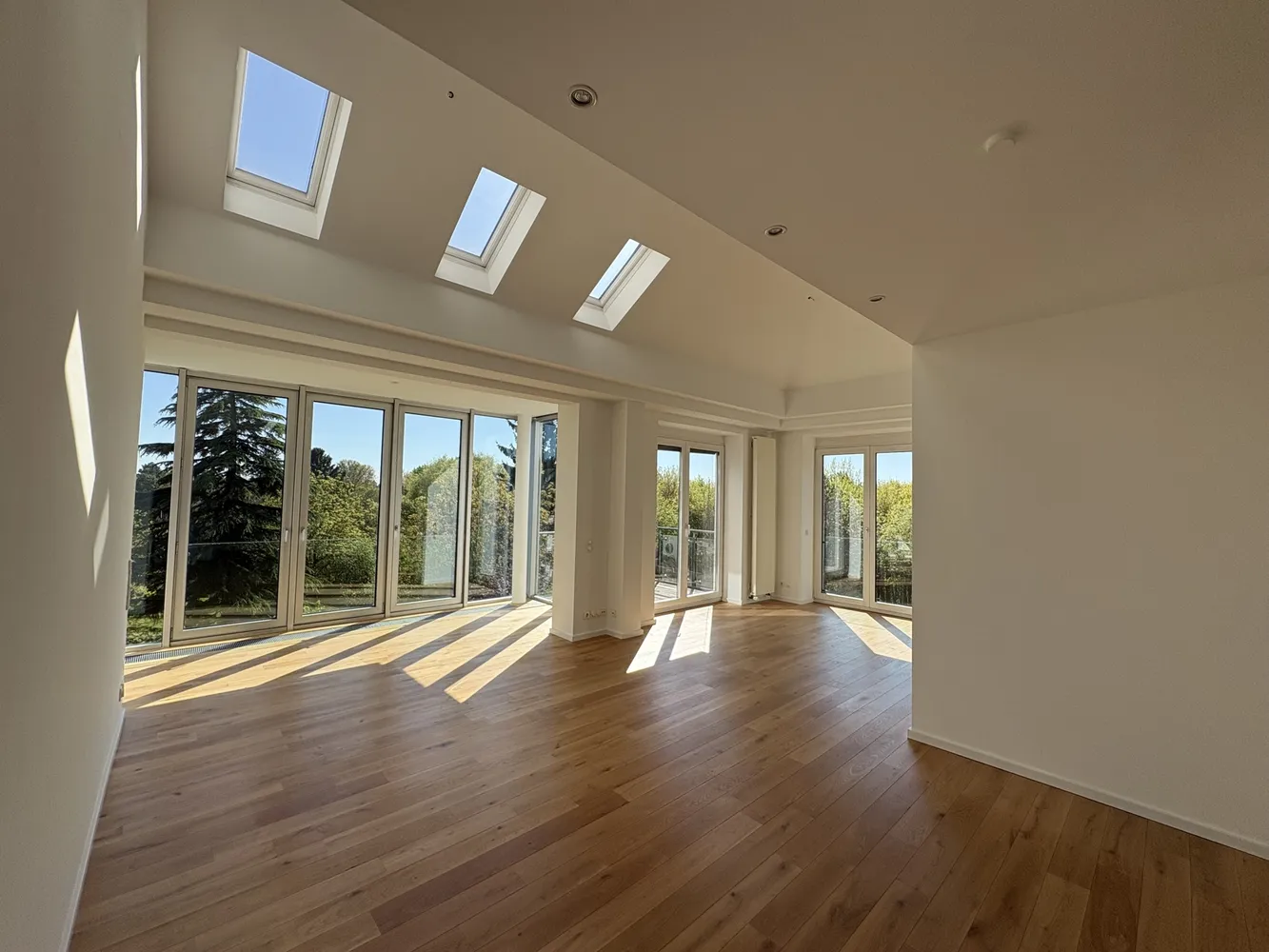 5 Zimmer Wohnung mit 194 m² in Düsseldorf – Bild 1