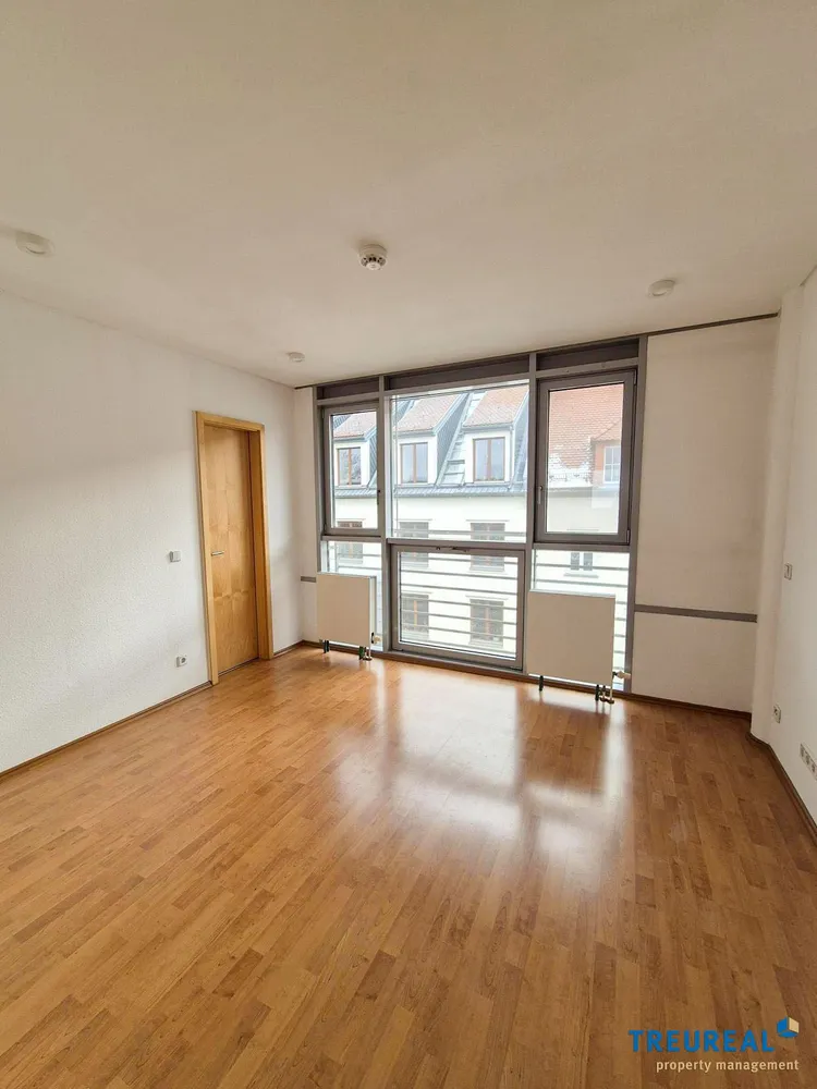 2 Zimmer Wohnung mit 77 m² in Halle (Saale) – Bild 3