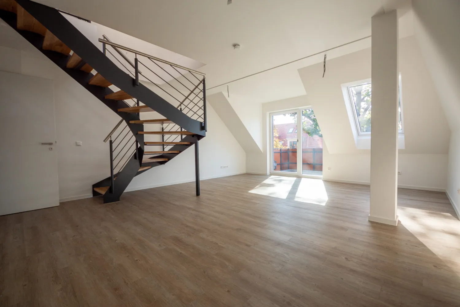 4 Zimmer Wohnung mit 117 m² in Dresden – Bild 1