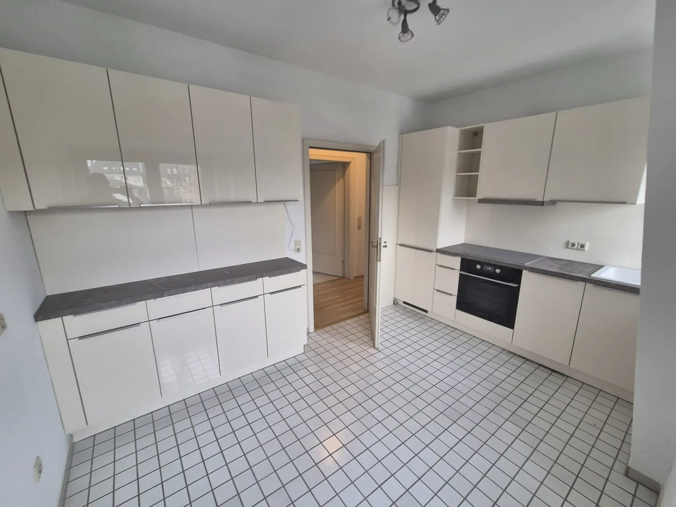 3 Zimmer Wohnung mit 56 m² in Frankfurt am Main – Bild 6
