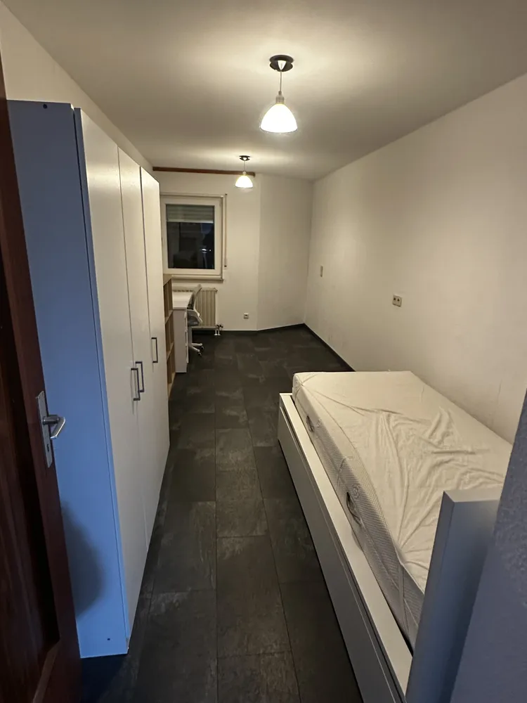 4 Zimmer Wohnung mit 110 m² in Karlsruhe – Bild 3