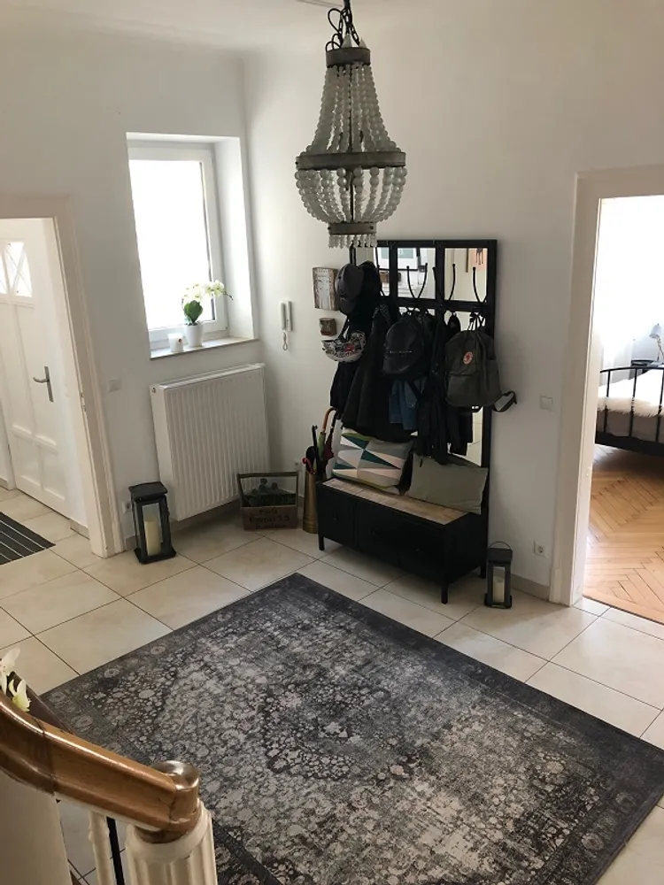 8 Zimmer Haus mit 274 m² in Ludwigsburg – Bild 1