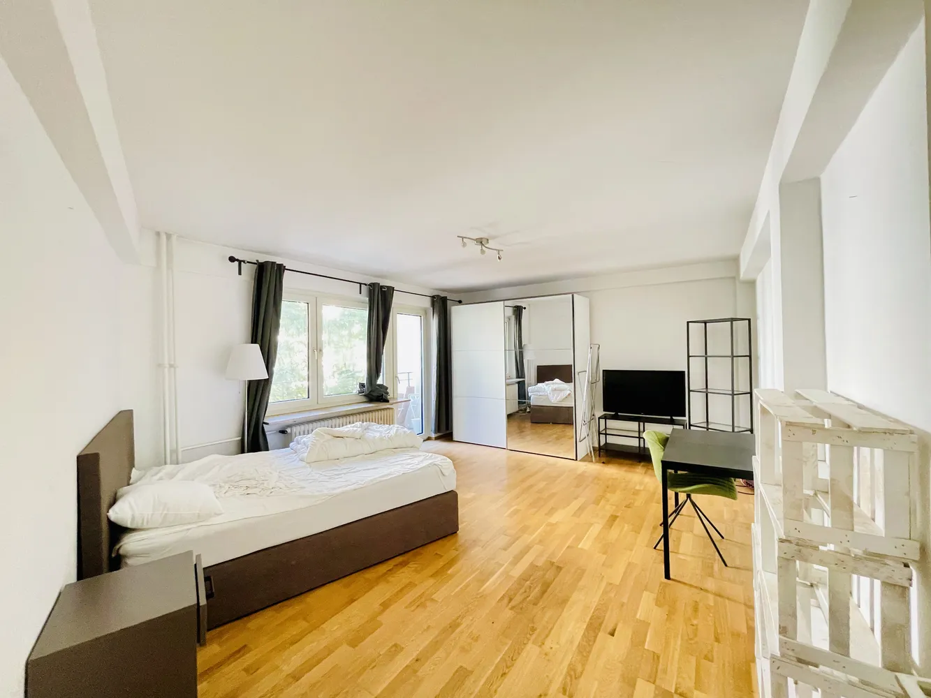 4 Zimmer Wohnung mit 108 m² in Frankfurt am Main – Bild 1