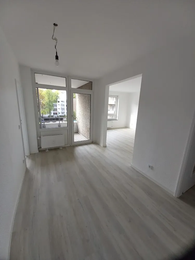 4 Zimmer Wohnung mit 80 m² in Düsseldorf – Bild 1