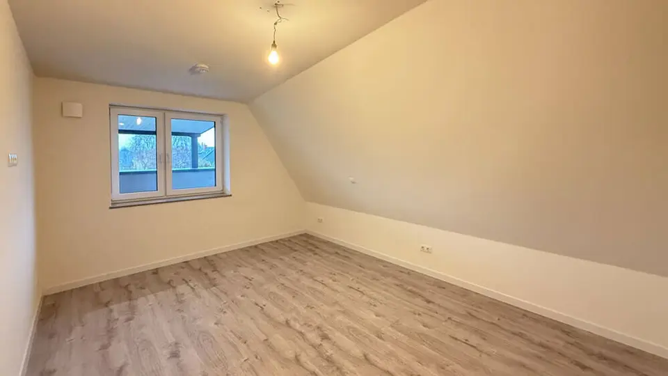 3 Zimmer Wohnung mit 98 m² in Kiel – Bild 2