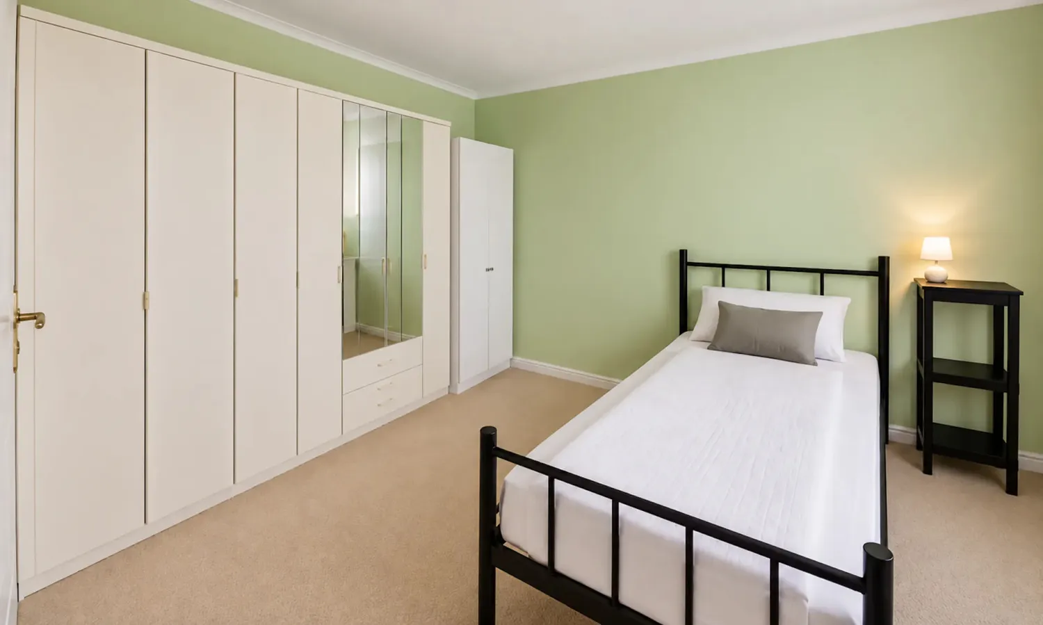 Shared room with 18 m² in Berlin – Photo 2
