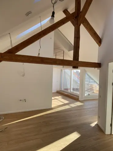 5 Zimmer Wohnung mit 143 m² in München – Bild 1