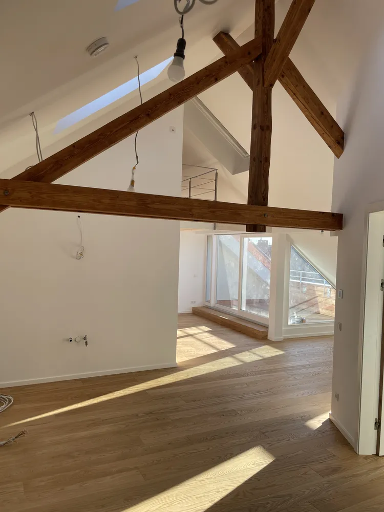 5 Zimmer Wohnung mit 143 m² in München – Bild 1