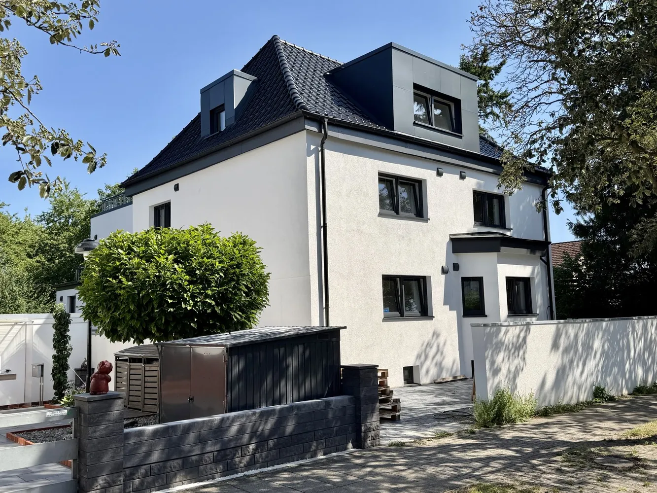4 Zimmer Wohnung mit 143 m² in Hannover – Bild 1
