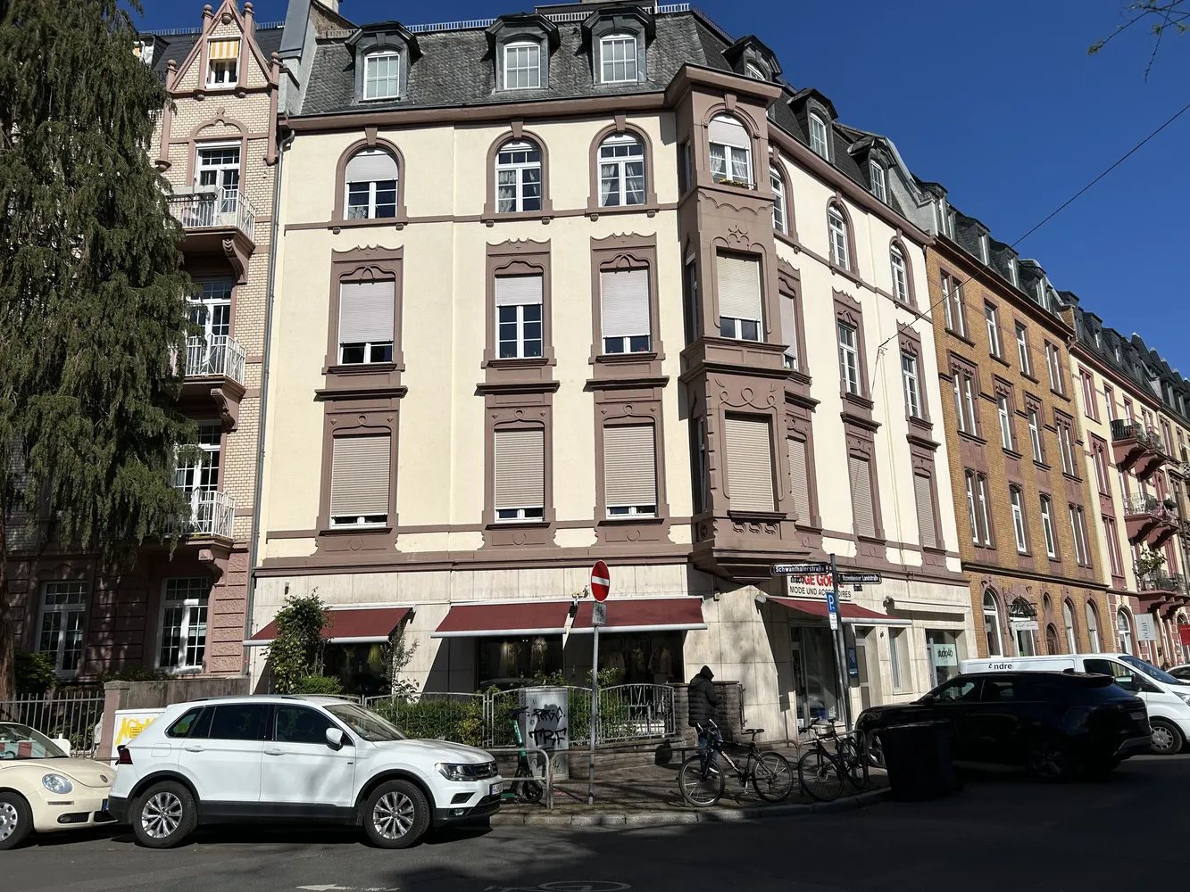 5 room apartment with 145 m² in Frankfurt am Main – Photo 1