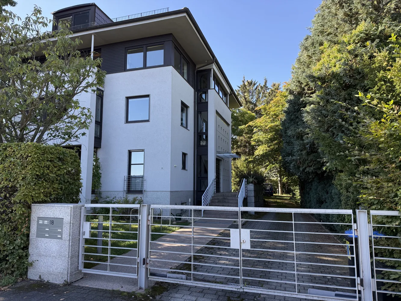 4 Zimmer Wohnung mit 146 m² in Dresden – Bild 4