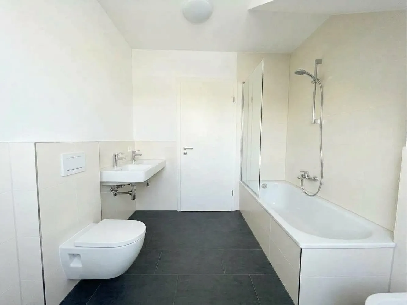 7 Zimmer Haus mit 130 m² in München – Bild 2