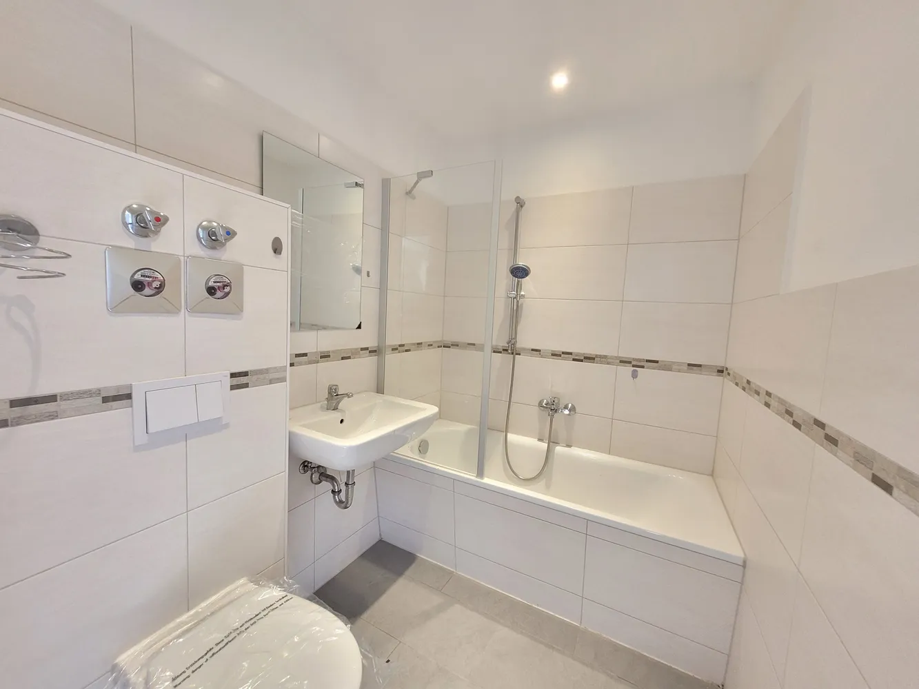 5 Zimmer Wohnung mit 79 m² in Halle (Saale) – Bild 4