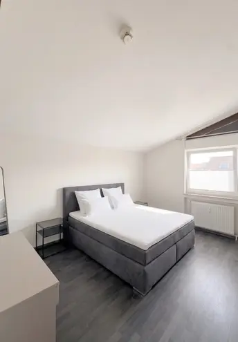 4 Zimmer Wohnung mit 95 m² in Köln – Bild 2