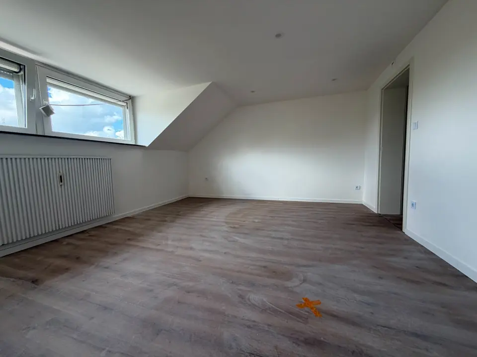 6 Zimmer Wohnung mit 140 m² in Mönchengladbach – Bild 3