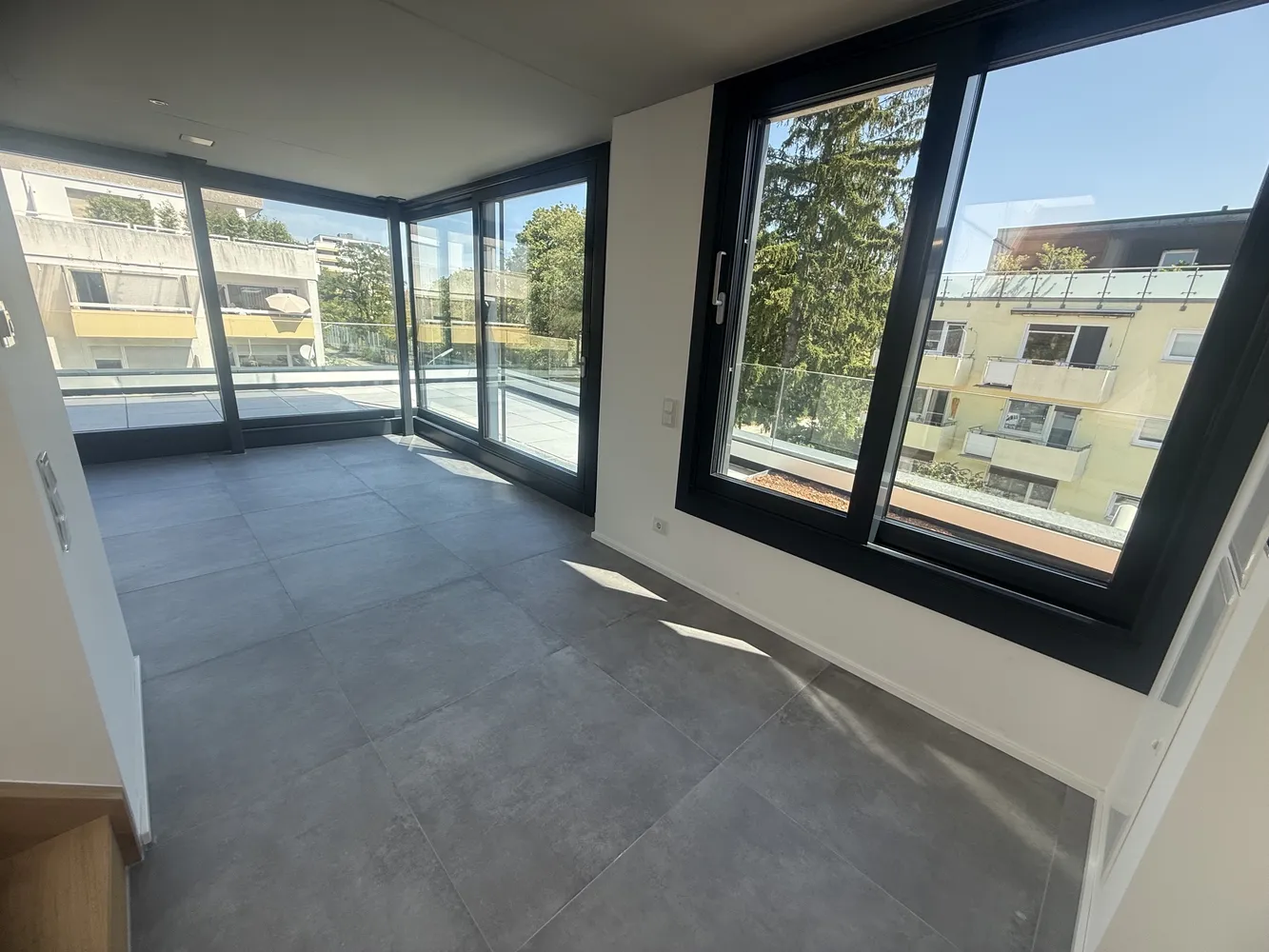 2 Zimmer Wohnung mit 150 m² in München – Bild 3