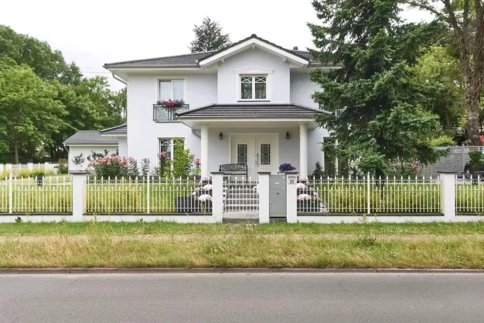 6 Zimmer Haus mit 320 m² in Berlin – Bild 4