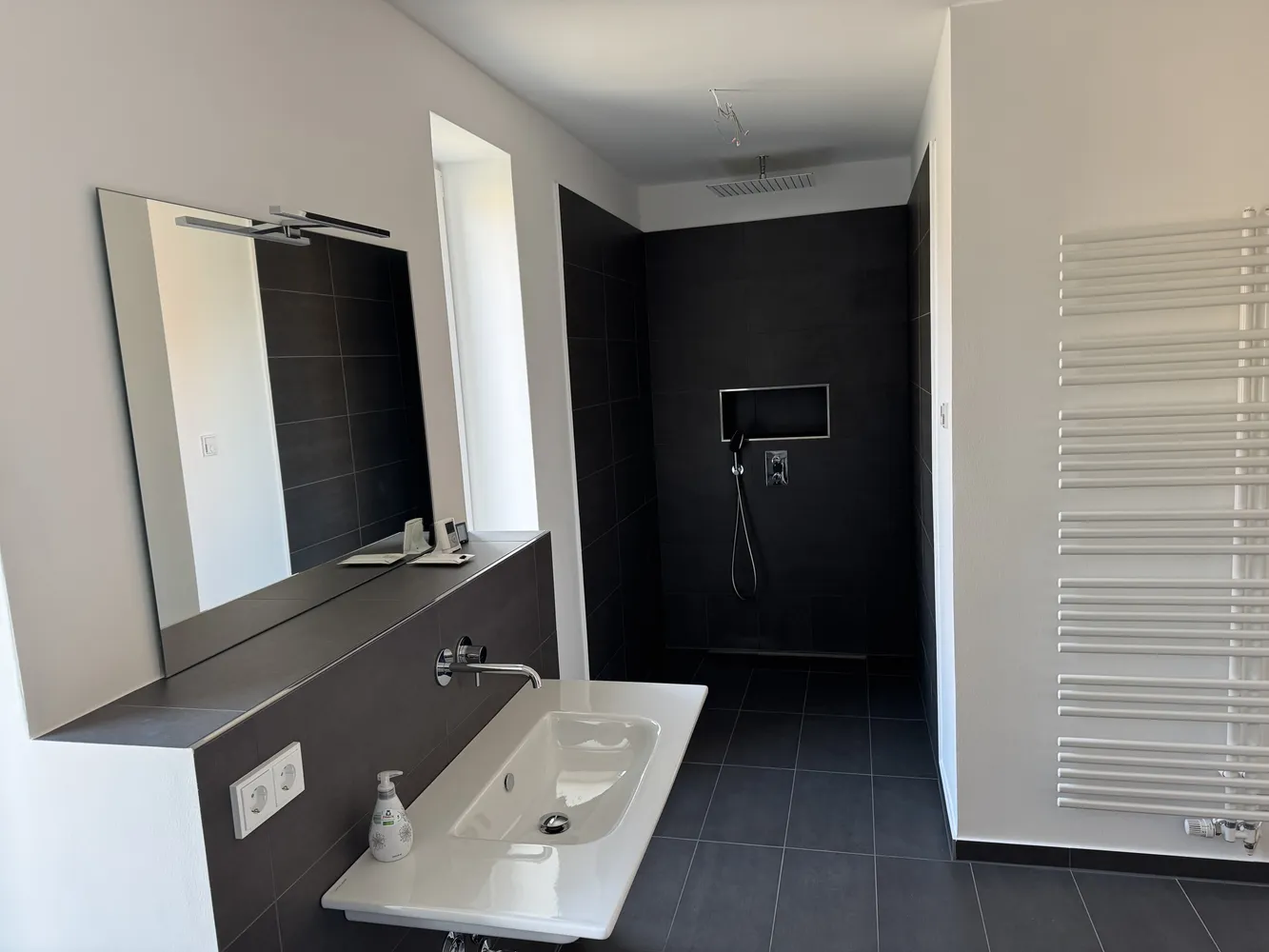 4 Zimmer Wohnung mit 195 m² in Lübeck – Bild 3