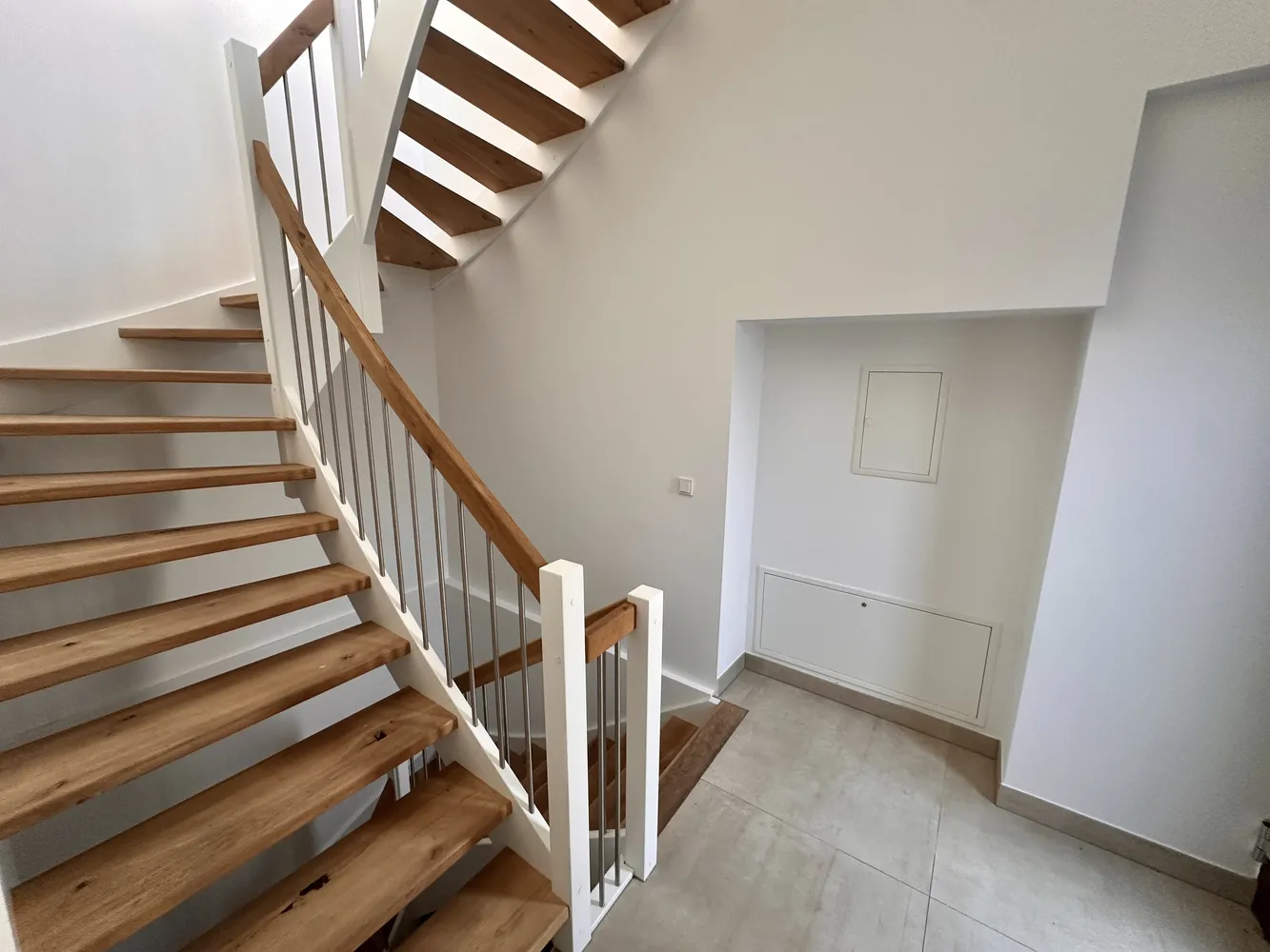 4 Zimmer Wohnung mit 137 m² in Düsseldorf – Bild 1