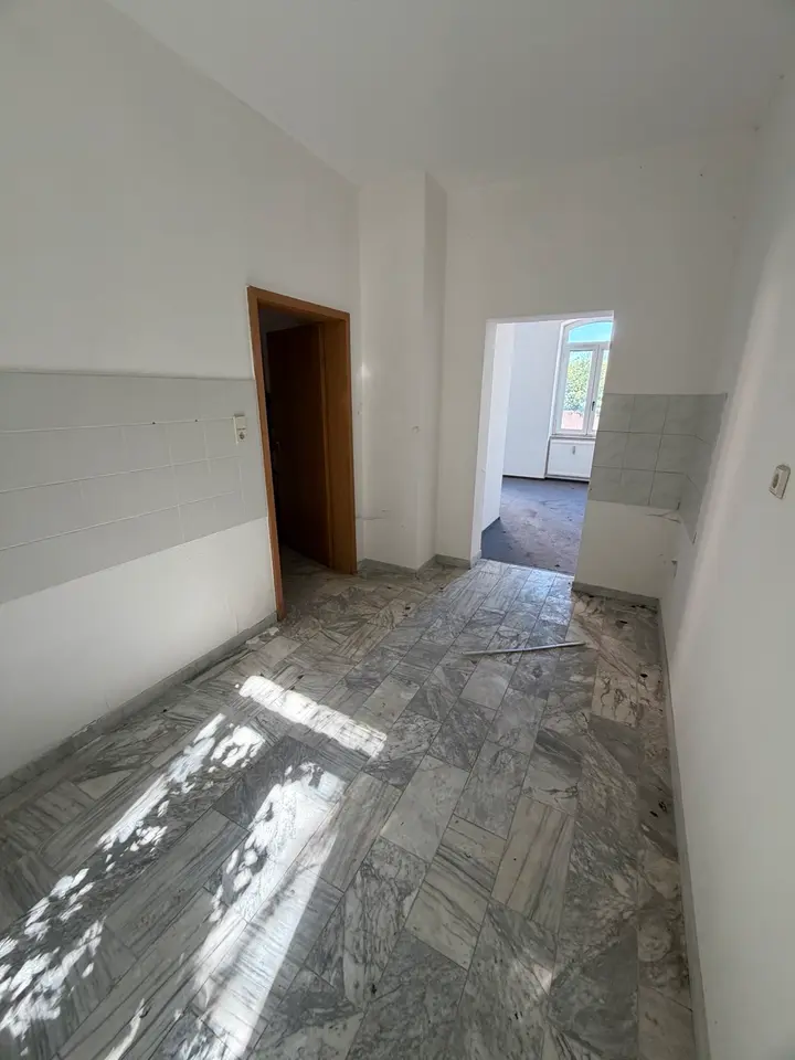 14 Zimmer Haus mit 240 m² in Zwickau – Bild 2