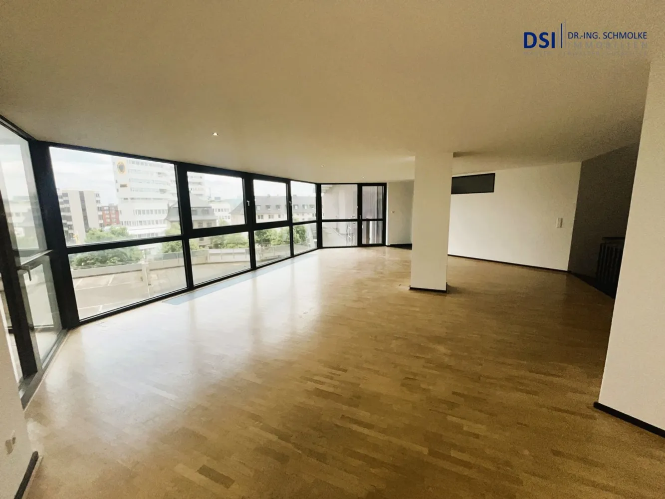 1 Zimmer Wohnung mit 200 m² in Köln – Bild 3