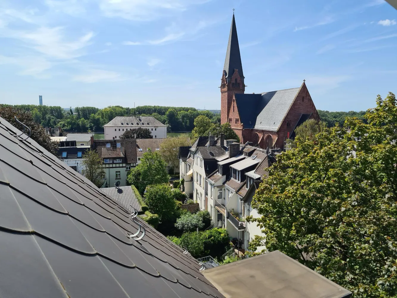 4 Zimmer Wohnung mit 110 m² in Wiesbaden – Bild 1