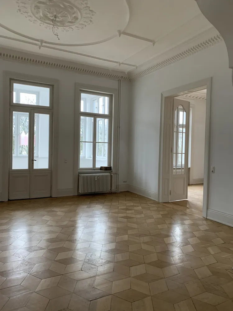 6 Zimmer Wohnung mit 210 m² in Wiesbaden – Bild 3