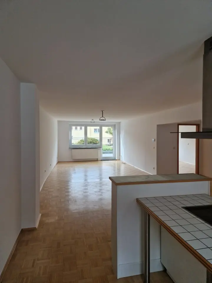 2 Zimmer Wohnung mit 100 m² in Erfurt – Bild 2