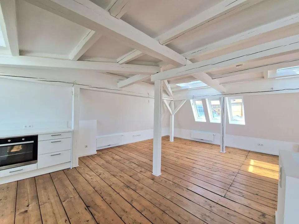 5 Zimmer Wohnung mit 134 m² in Stuttgart – Bild 2