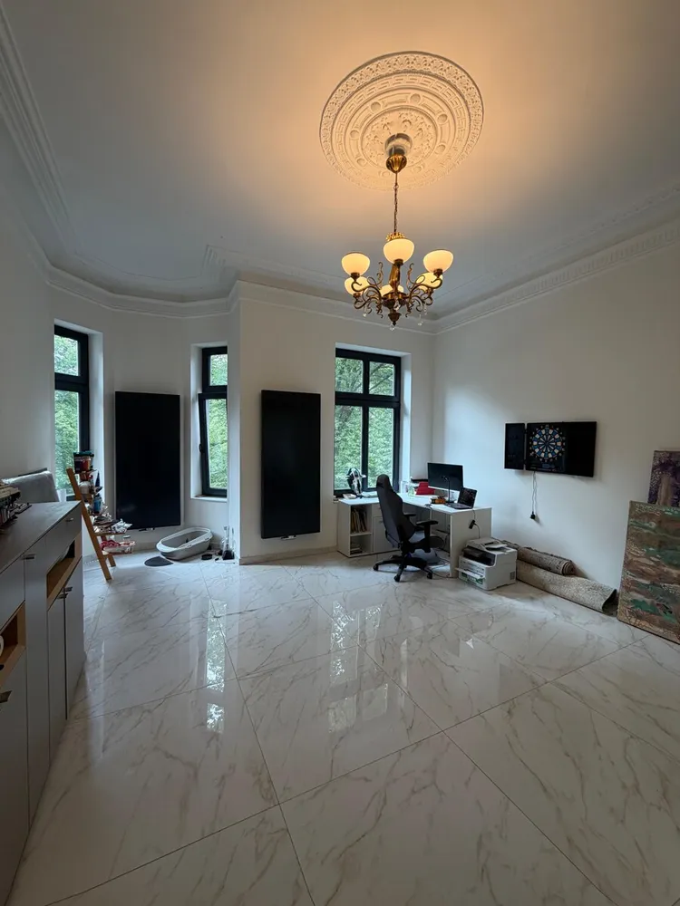 6 Zimmer Wohnung mit 228 m² in Hamburg – Bild 11