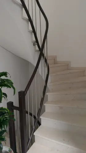 4 Zimmer Wohnung mit 135 m² in Augsburg – Bild 2