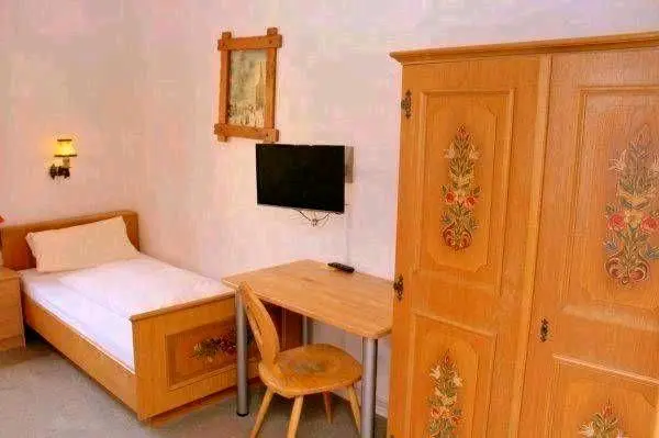 Shared room with 20 m² in Stuttgart – Photo 2