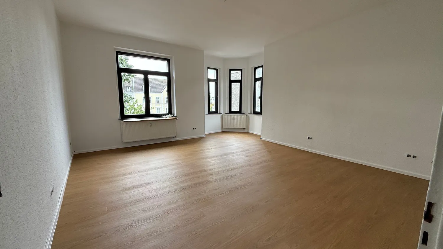 4 Zimmer Wohnung mit 104 m² in Neuss – Bild 2